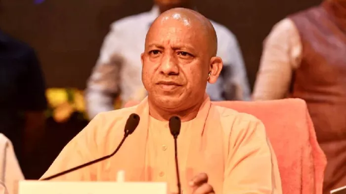 UP Police Bharti 2023: यूपी पुलिस भर्ती के संबंध में सीएम योगी ने एक अहम सूचना जारी की है।