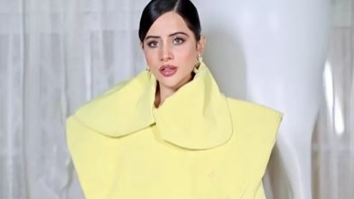 https://www.jagranimages.com/images/newimg/23062023/23_06_2023-urfi_23449565.jpg
