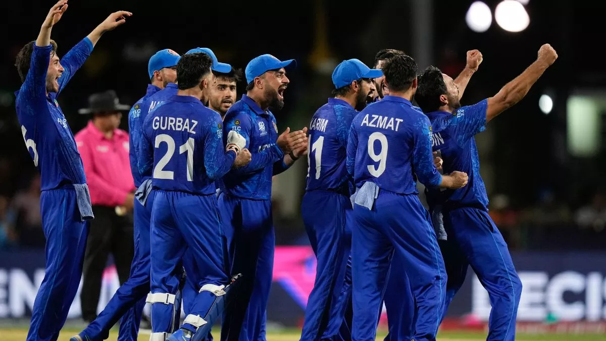 AFG vs AUS Highlights: अफगानिस्तान ने किया उलटफेर, ऑस्ट्रेलिया को 21 रन से दी मात; रोमांचक हुई अंतिम चार की लड़ाई