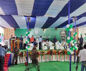 CM की अपील: सरकार को 5-5 फीट जमीन दान करें लोग। जागरण