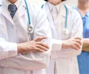 देश में 854 लोगों पर सिर्फ एक डाक्टर, 559 लोगों पर मात्र एक पंजीकृत नर्स। फाइल फोटो।