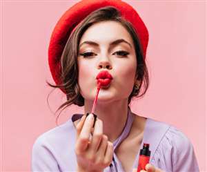 मेकअप की हैं शौक़ीन, तो इन 5 बातों को ज़रूर जानें ताकि त्वचा को न पहुंचे नुकसान