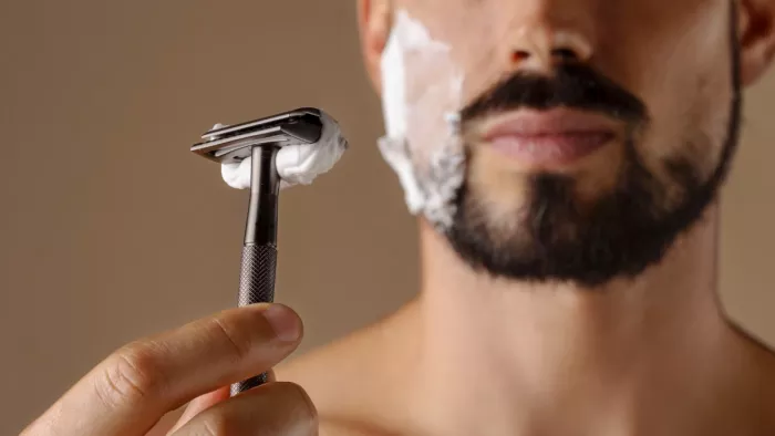 After shaving Skin Care: शेविंग के बाद चेहरे पर लगाएं ये चीज़ें