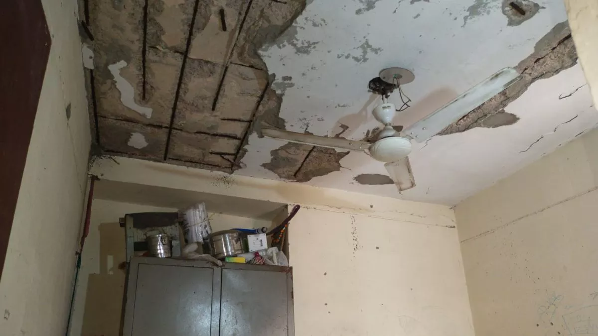 LIVE Delhi NCR News Updates: दिल्ली के द्वारका में मकान का लेंटर गिरने से दिव्यांग बच्चा घायल, अस्पताल में भर्ती