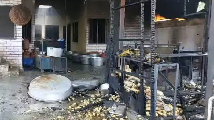 मिठाई फैक्टरी में गैस सिलेंडर फटने से लगी आग, बड़ा हादसा होने से टला; मालिक पर होगी कानूनी कार्रवाई