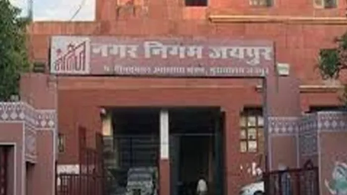 जयपुर में नगर निगम (ग्रेटर) ने मीट की दुकानों के बाहर हलाल या झटका लिखना अनिवार्य किया है। फाइल फोटो।