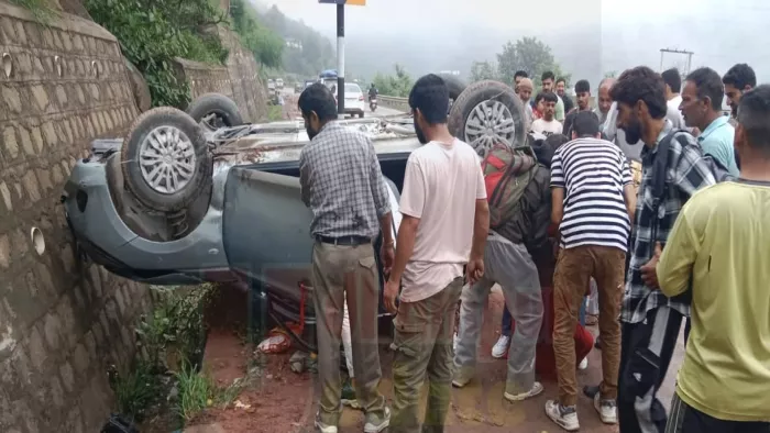 राजमार्ग पर यातायात आंशिक रूप से बहाल कर दिया गया है।