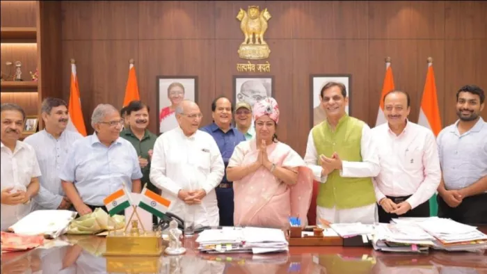 पुरानी दिल्ली के व्यापारियों ने सीएम रेखा गुप्ता से की मुलाकात। फोटो: जागरण