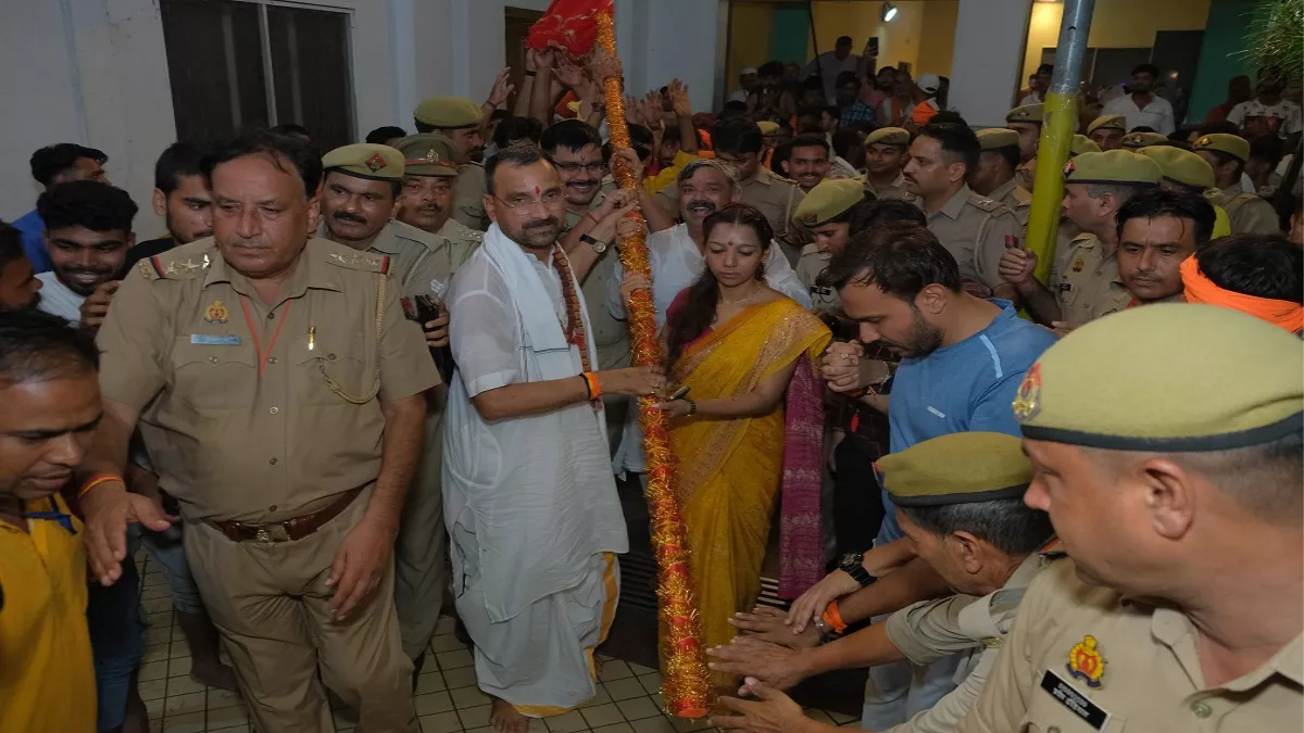 Baghpat News :  पुरा महादेव मंदिर में 20 लाख श्रद्धालुओं ने किया जलाभिषेक, भोले बाबा के जयकारों की गूंज