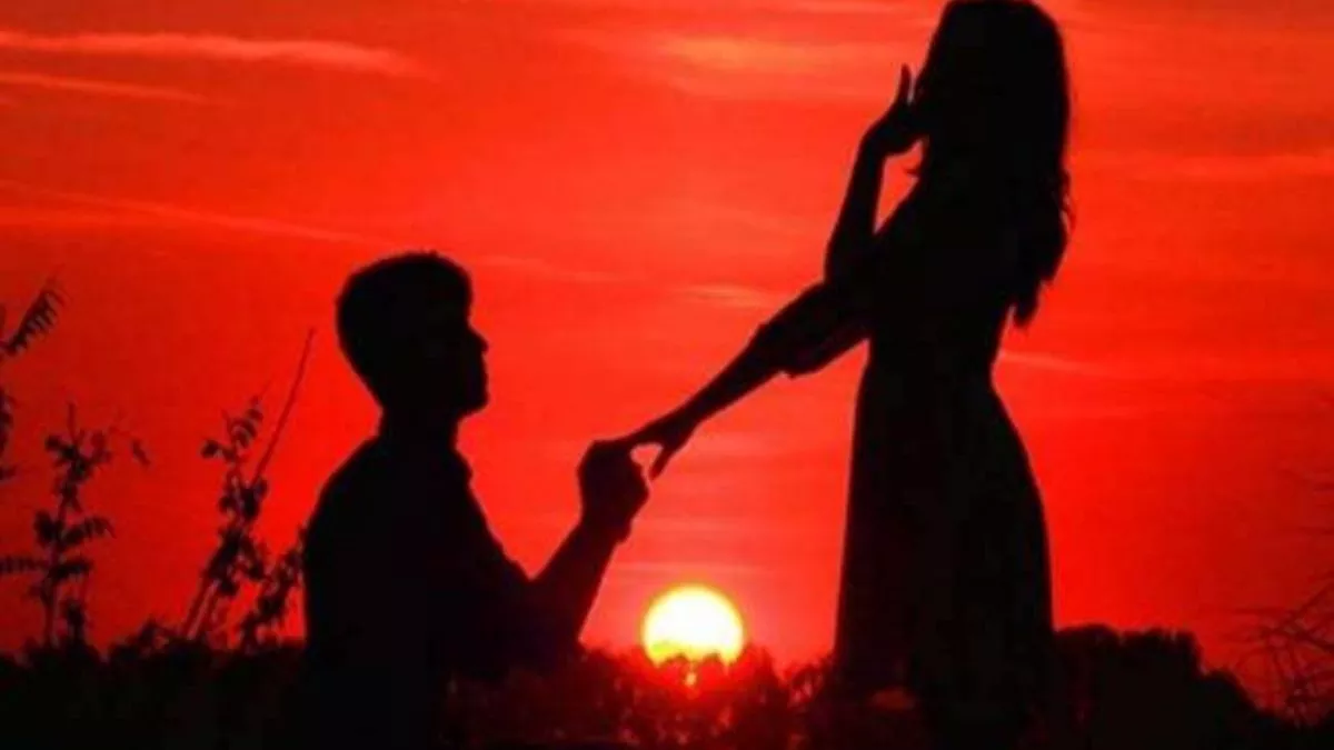 Extramarital Affair: फेसबुक फ्रेंड से हुआ प्यार, 300 KM दूर प्रेमी से मिलने चली आई प्रेमिका; एक क्लू से आ गई पुलिस