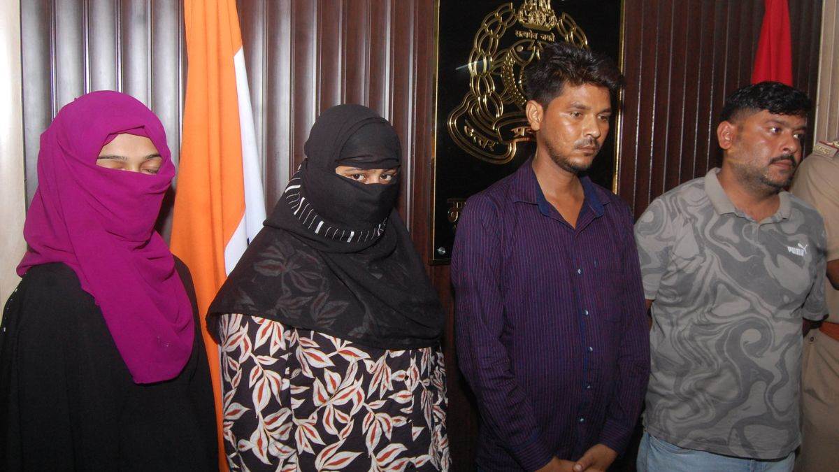 honey trap gang busted in moradabad four arrested for extortion