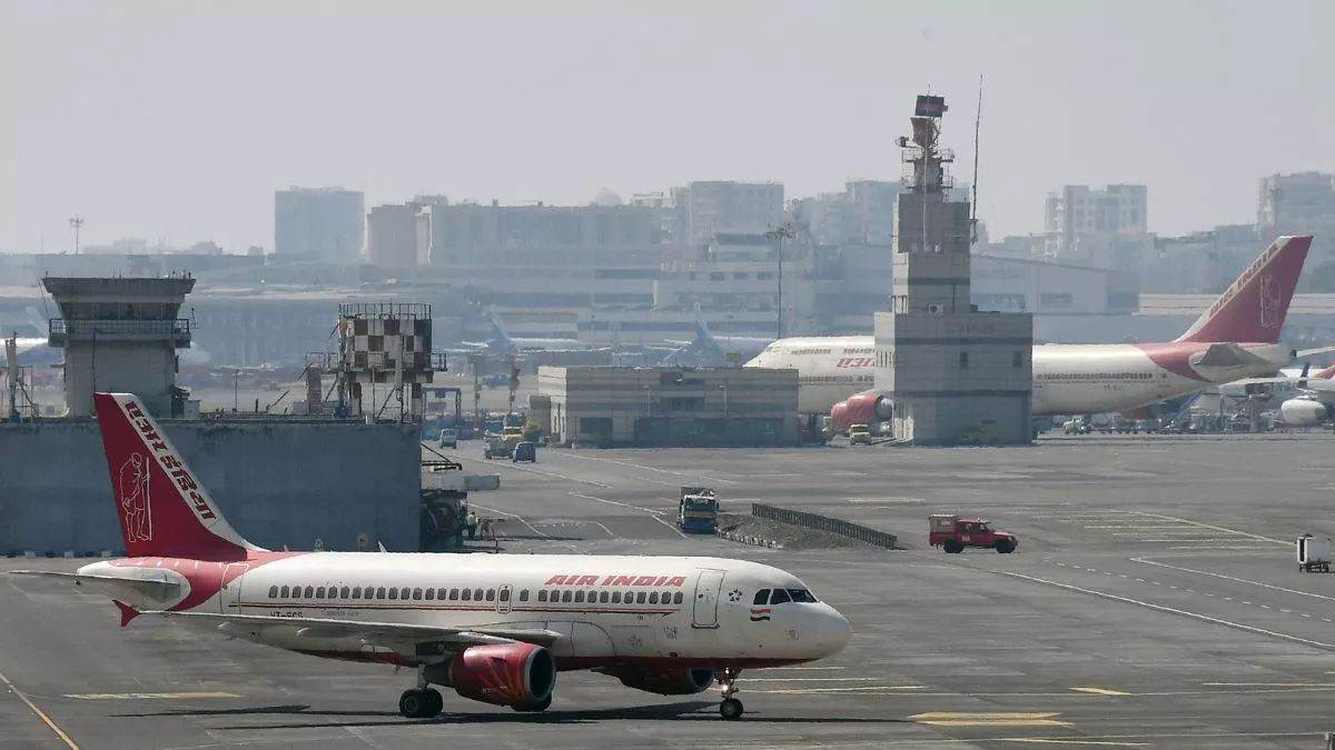 https://www.jagranimages.com/images/newimg/23072025/23_07_2025-mumbai_top_10_best_airport_23992310.jpg