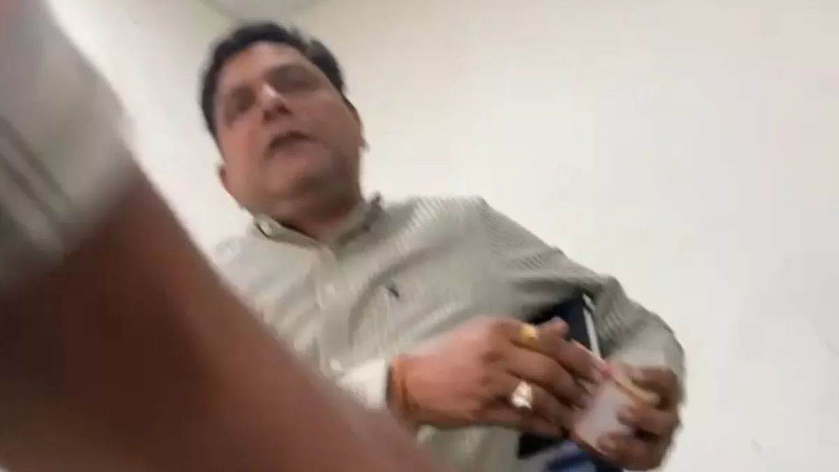 https://www.jagranimages.com/images/newimg/23072025/23_07_2025-narnaul_bribe_23992443.jpg