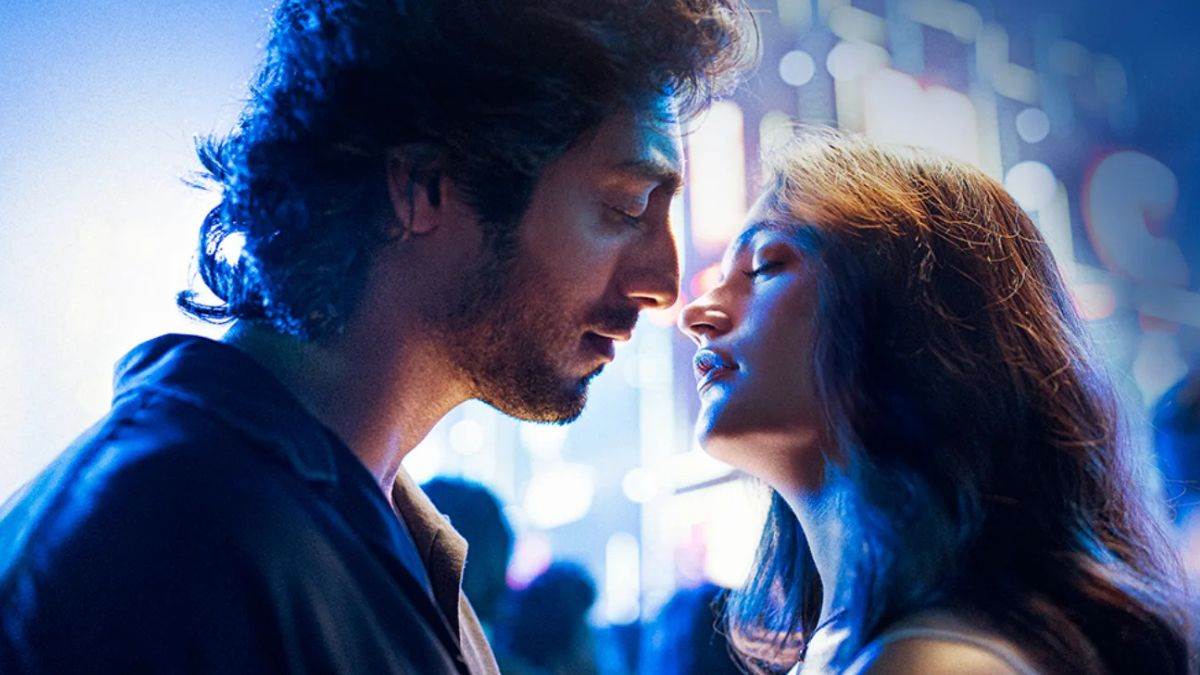 https://www.jagranimages.com/images/newimg/23072025/23_07_2025-saiyaara_vs_sky_force_box_office_23991706.jpg