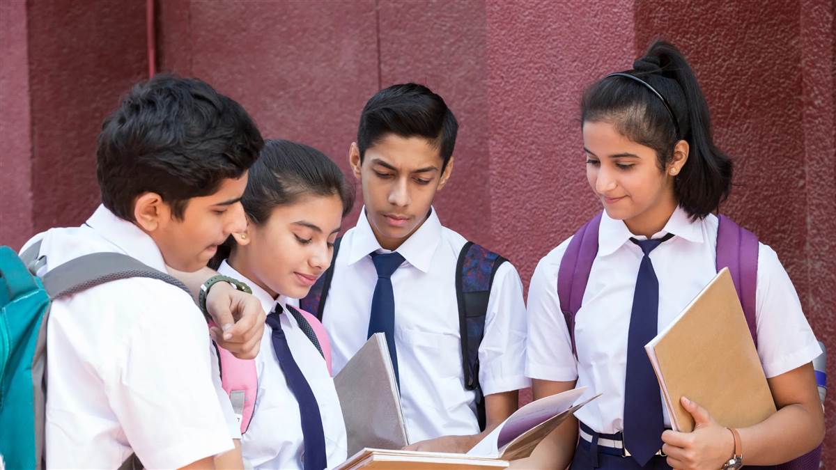 https://www.jagranimages.com/images/newimg/23072025/23_07_2025-students_news_23991831.jpg