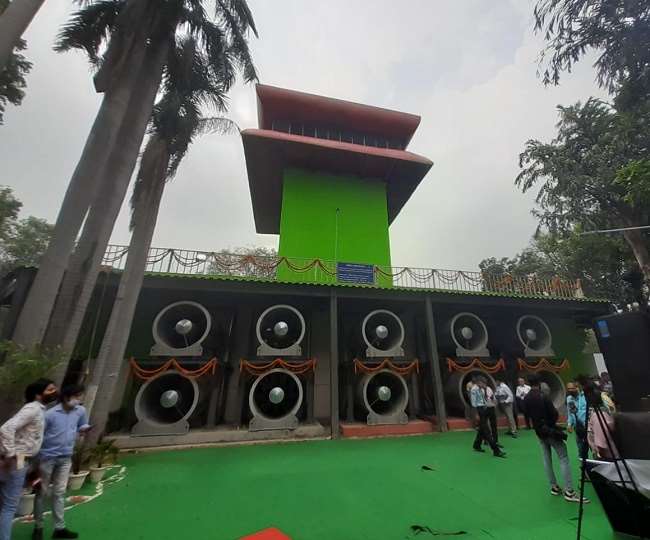 Delhi CM Arvind Kejriwal inaugurates smog tower at Connaught Place