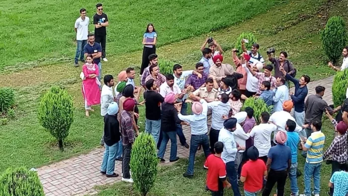 पंजाब यूनिवर्सिटी में स्टूडेंट्स के बीच हाथापाई