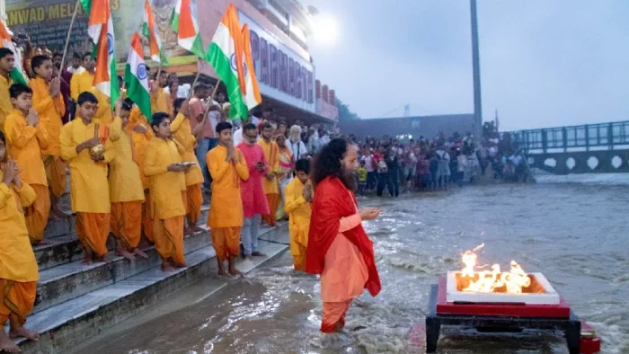 स्वामी चिदानंद सरस्वती ने कहा कि पूरे भारत के लिए यह उपलब्धि गर्व और गौरव का विषय है।