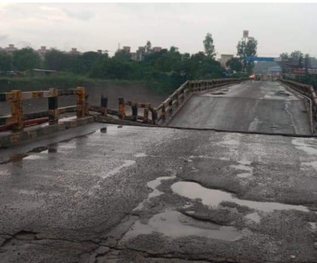 https://www.jagranimages.com/images/newimg/23082023/himachal%20rain_%20(1).jpg