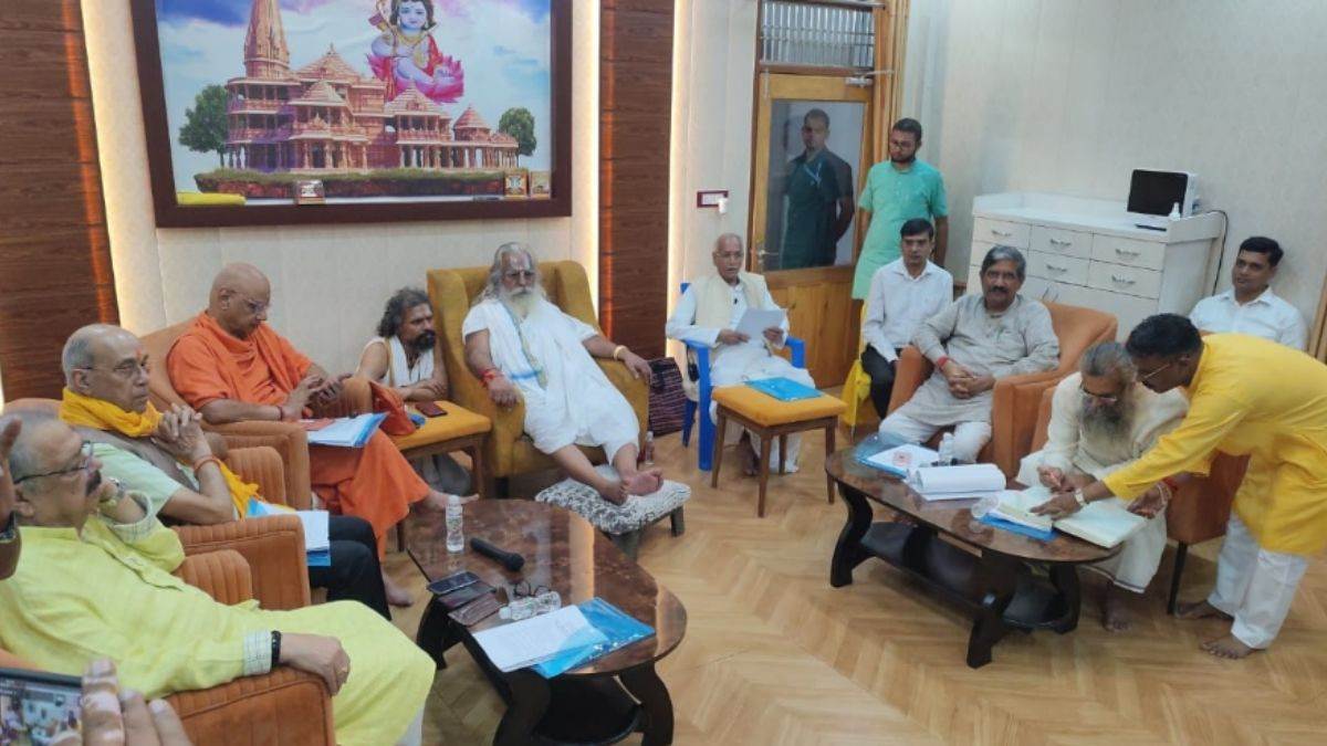 ram mandir 20 kg gold 13 quintal silver offering interest of 200 crores rs 75 lakh each given to sculptors