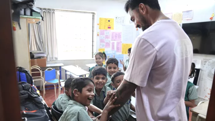 जरूरतमंद बच्चों की मदद के लिए आयोजित की नीलामी। इमेज- केएल राहुल एक्स