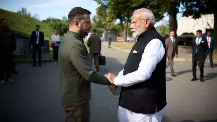 पीएम नरेंद्र मोदी और राष्ट्रपति जेलेंस्की। फोटोः @BJP4India