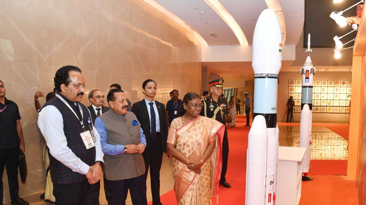 https://www.jagranimages.com/images/newimg/23082024/23_08_2024-president_murmu_23783389.jpg