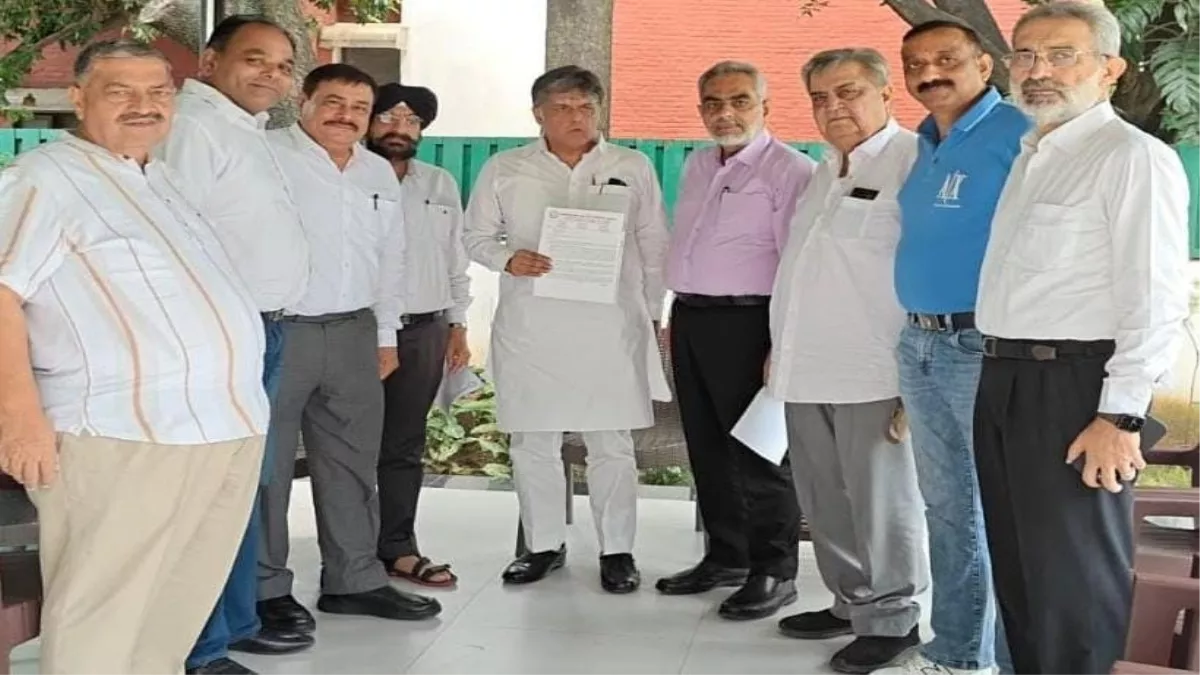 व्यापारियों को सांसद तिवारी ने दिया भरोसा, चंडीगढ़ के मुद्दों को संसद में प्रभावी ढंग से उठाएंगे