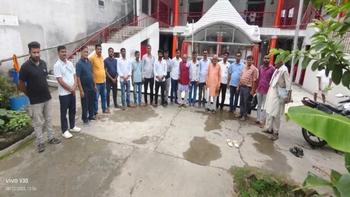 पलामू में खाद विक्रेताओं ने उर्वरक उठाव से किया इंकार।