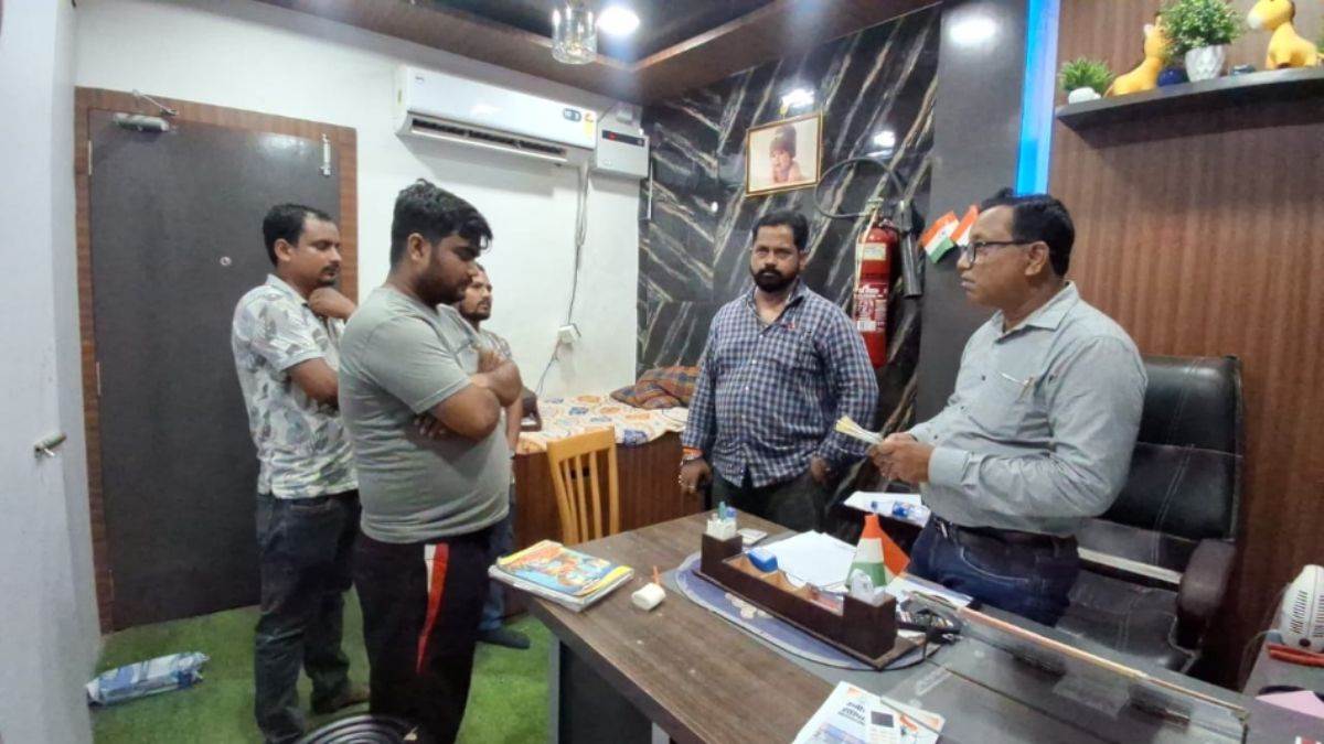 https://www.jagranimages.com/images/newimg/23082025/23_08_2025-bagaha_news_24022591.jpg