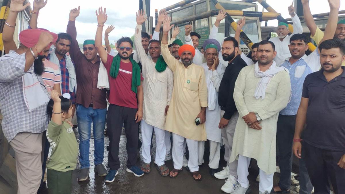 https://www.jagranimages.com/images/newimg/23082025/23_08_2025-farmer_24022474.jpg