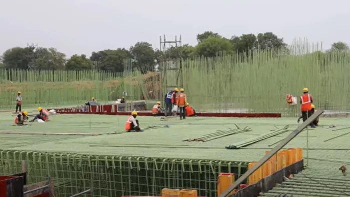 अहमदाबाद में तेजी से चल रहा है विश्व के सबसे बड़े मंदिर का निर्माण कार्य (फाइल फोटो)