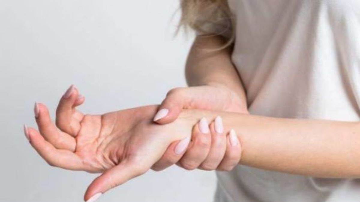 https://www.jagranimages.com/images/newimg/23082025/23_08_2025-hand_24022040_11153752.jpg