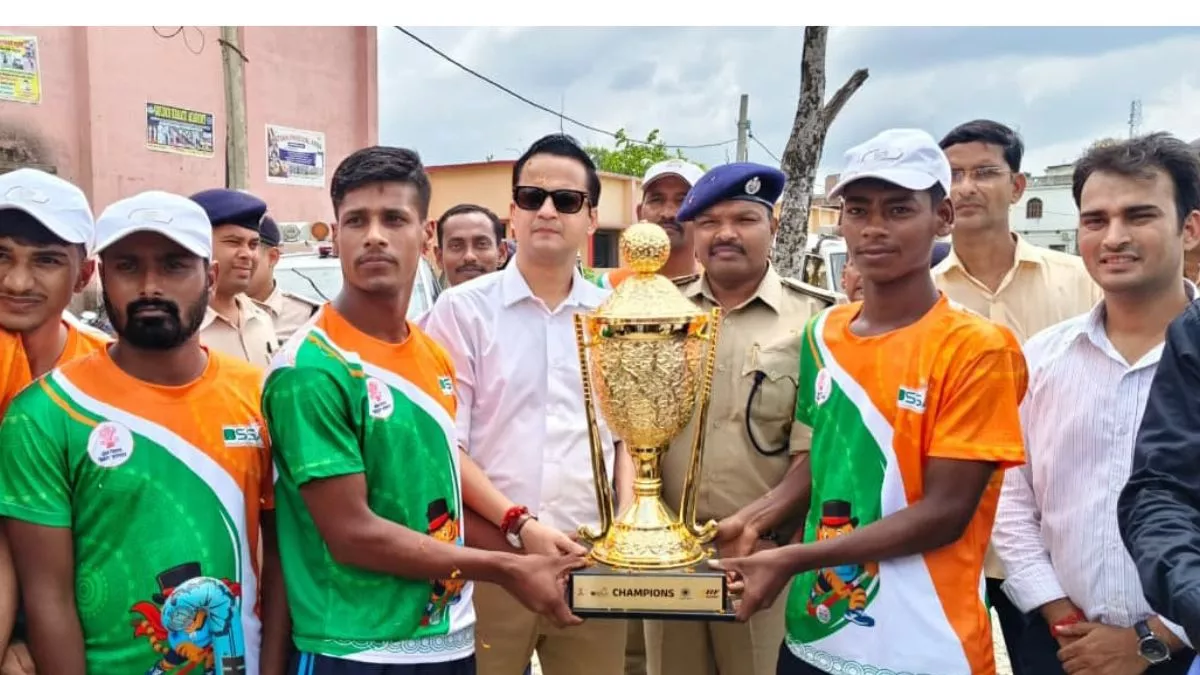 Bihar News : हीरो एशिया कप हॉकी प्रतियोगिता 2025 की ट्रॉफी मधुबनी पहुंची, चरम पर दिखा युवाओं का उत्साह