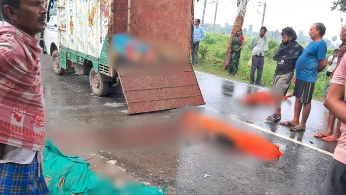 पटना के दनियावां में भीषण सड़क हादसा। (फोटो जागरण)