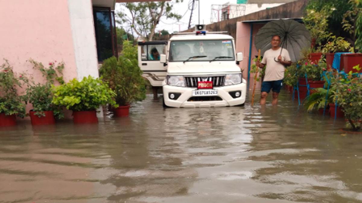 https://www.jagranimages.com/images/newimg/23082025/23_08_2025-roorkee-rain_24022241.jpg