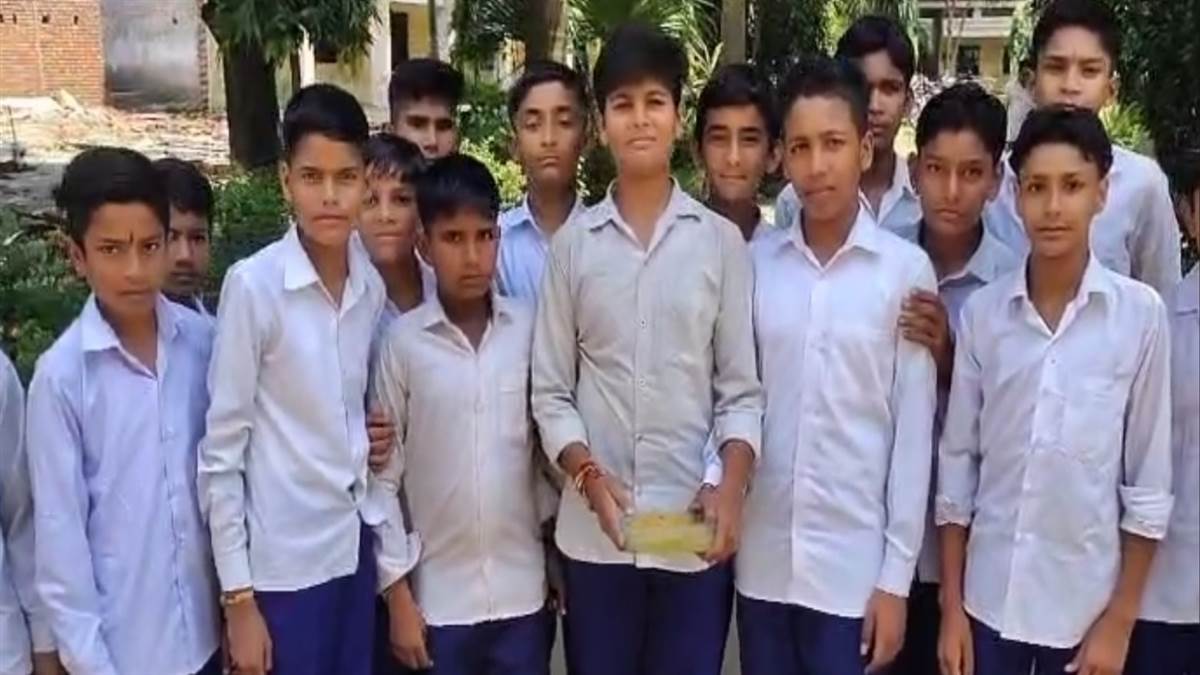 https://www.jagranimages.com/images/newimg/23082025/23_08_2025-student_24022339_131840236.jpg