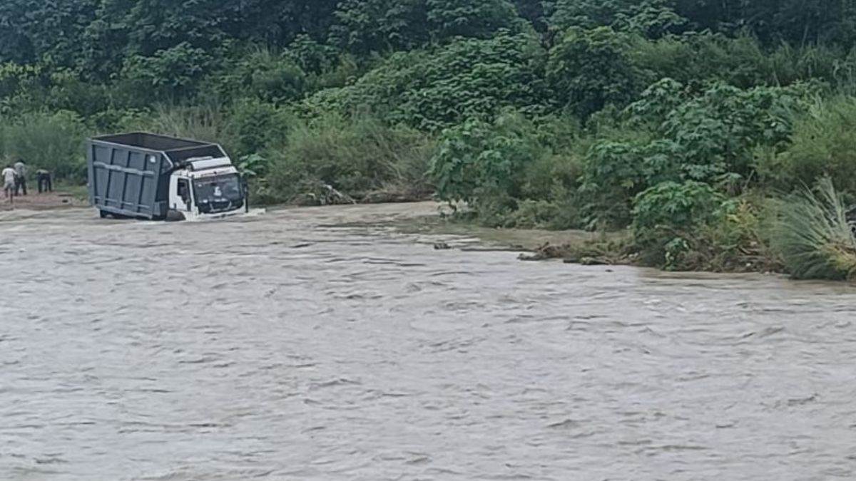https://www.jagranimages.com/images/newimg/23082025/23_08_2025-una_flood_news_24022732.jpg