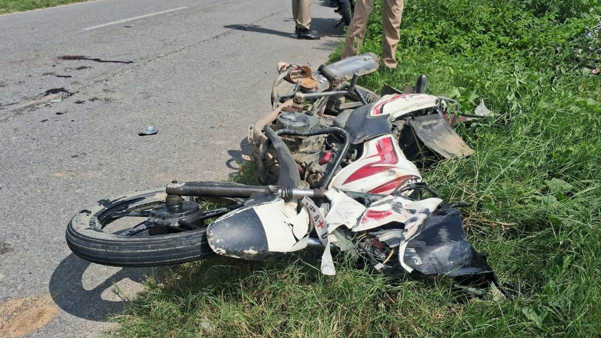 fatal bike accident in badaun rajmistri dies family injured