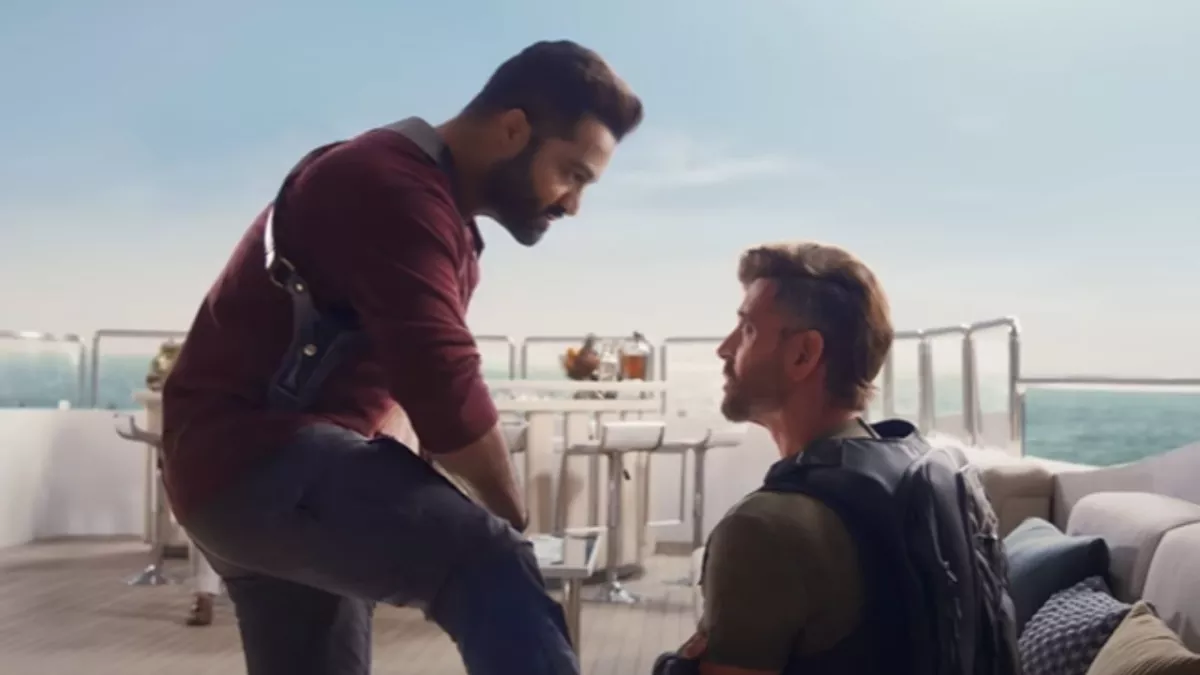 War 2 Collection Day 10: वीकेंड पर चमकी ऋतिक रोशन की 'वॉर 2', शनिवार को झमाझम बरसे नोट