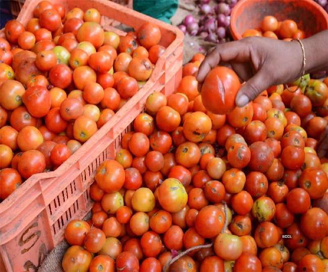 Lucknow Vegetables Market टमाटर हुआ और सुर्ख प्याज के भाव भी चढ़ना शुरू Lucknow Vegetables