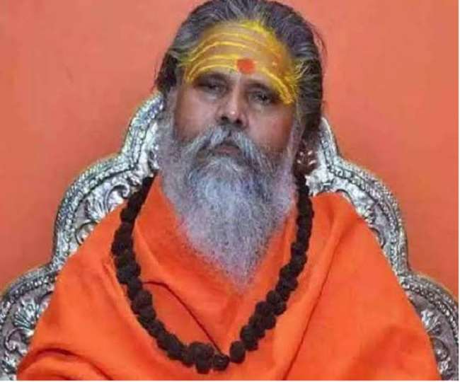अखिल भारतीय अखाड़ा परिषद के अध्यक्ष और निरंजनी अखाड़ा के सचिव महंत नरेन्द्र गिरि