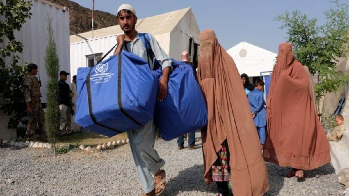 अफगानिस्तान में गहराता शरणार्थी संकट, रोजाना बढ़ रही प्रवासियों की संख्या।