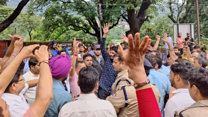 Receptionist Murder In Rishikesh : अंकिता भंडारी की हत्या के मामले में स्थानीय लोगों में रोष। जागरण