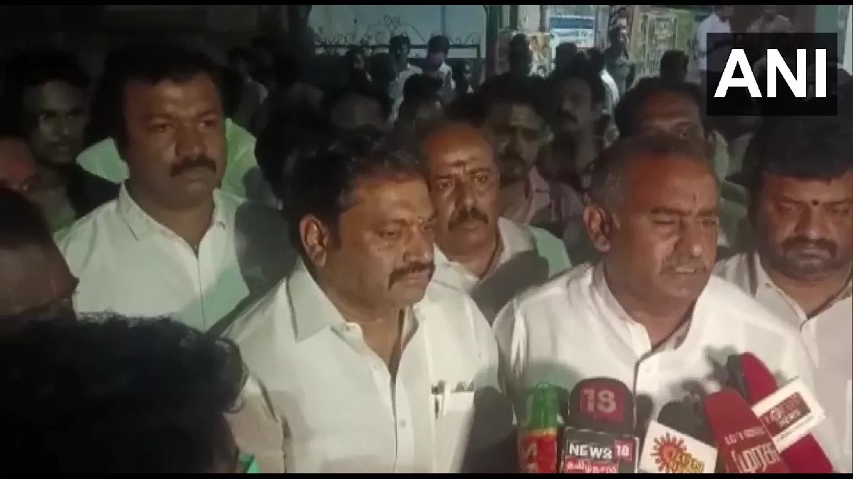 तमिलनाडु के कोयंबटूर में भाजपा कार्यालय पर अराजक तत्वों ने फेंका पेट्रोल बम, सीसीटीवी के जरिए संदिग्धों को पहचानने की कोशिश