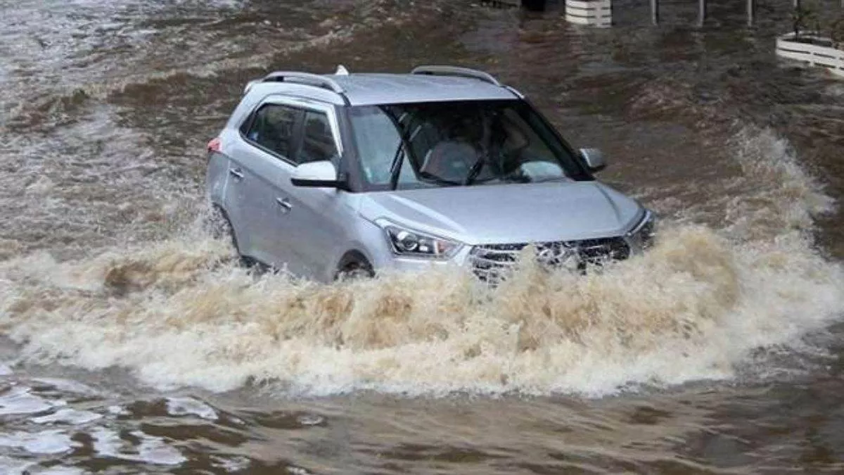 Car Tips For Rainfall: बार‍िश में कार चलाने से पहले इन छह बातों का रखेंगे ध्‍यान तो कभी नहीं होगे परेशान