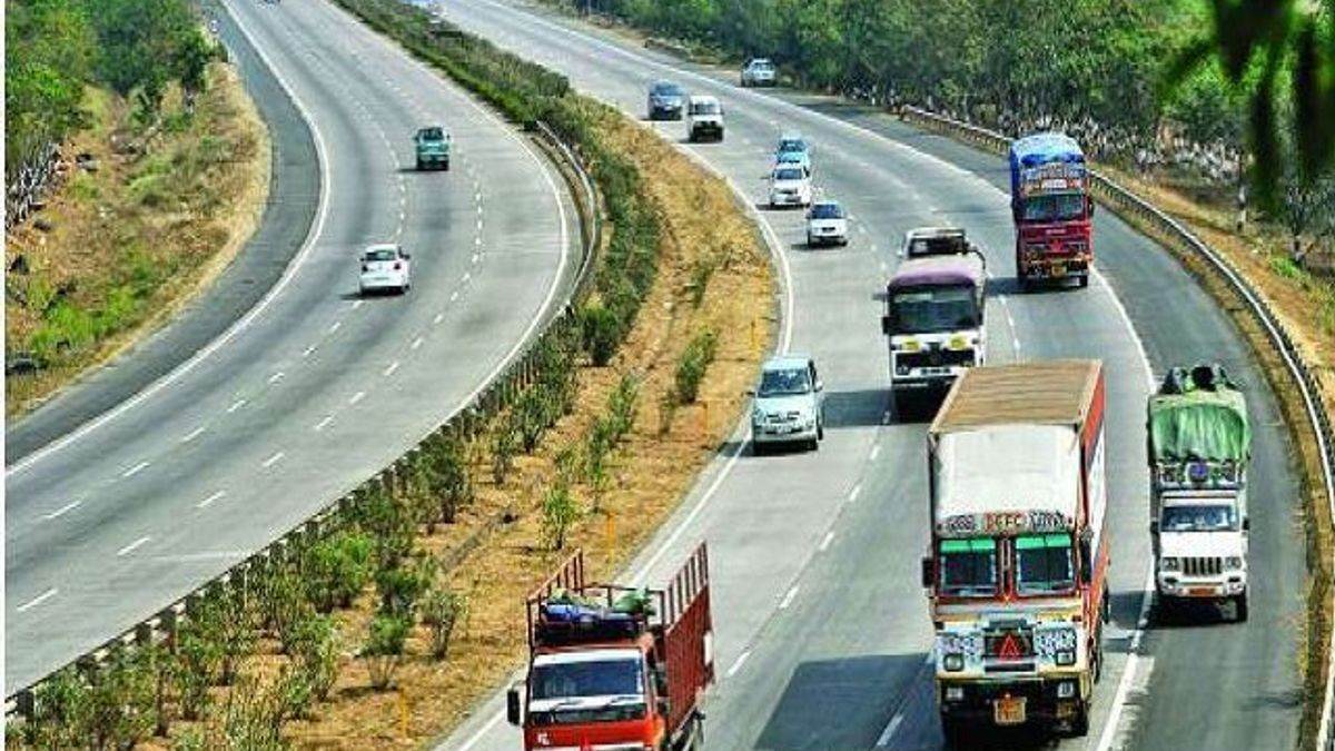 Heavy Vehicles Ban on Delhi Lucknow National Highway : फोटो जागरण अर्काइव