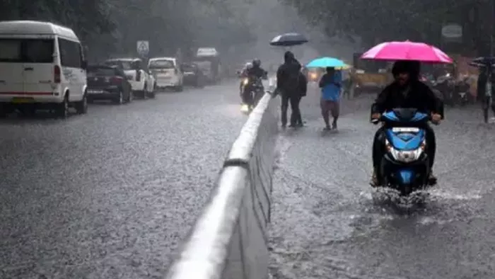 UP Weather Today: यूपी के कई शहरों में आज भी झमाझम बारिश का अलर्ट