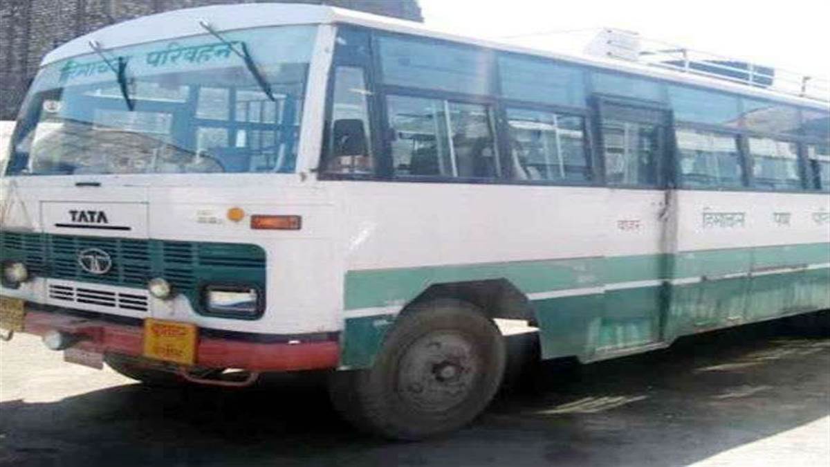 छात्र हिमाचल पथ परिवहन निगम की बसों का तालमेल सही न मिलने पर अच्छे खासे परेशान हैं।