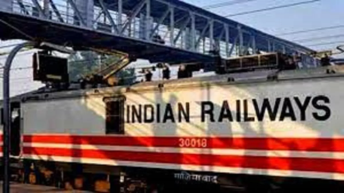 रेलवे मंत्रालय ने 2800 पैसेंजर ट्रेनों को अपग्रेड कर एक्सप्रेस का दिया दर्जा, सुरक्षा व्यवस्था पर नहीं फोकस